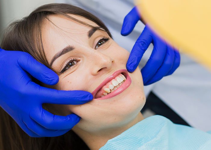 Cracked Tooth: Symptoms, Repair Options and When to See a Dentist Repair cracked tooth in Turkey